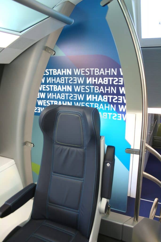 Westbahn Glastrennwände